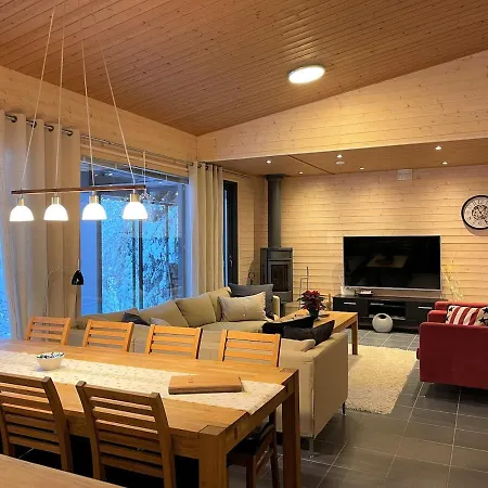 Firefox, In Ruka Kuusamo